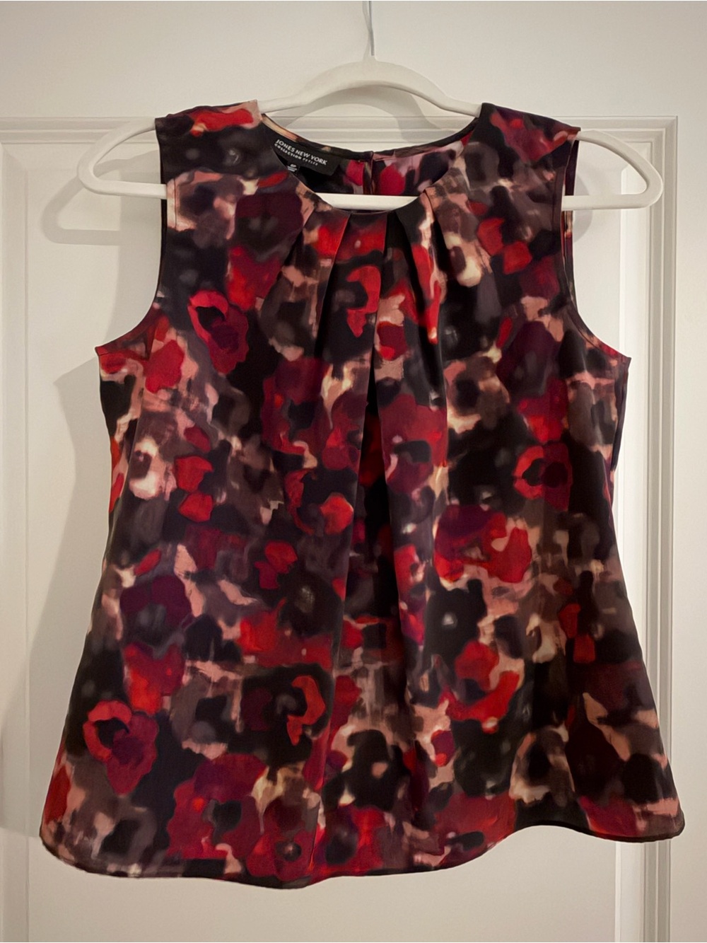 Jones New York Red, Black and Cream Floral Pleat-Front Shell Top